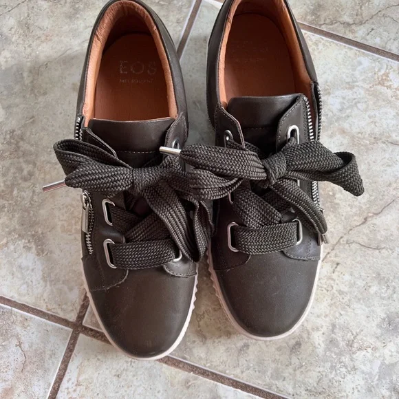 EOS JOVI - Picture 2 of 6